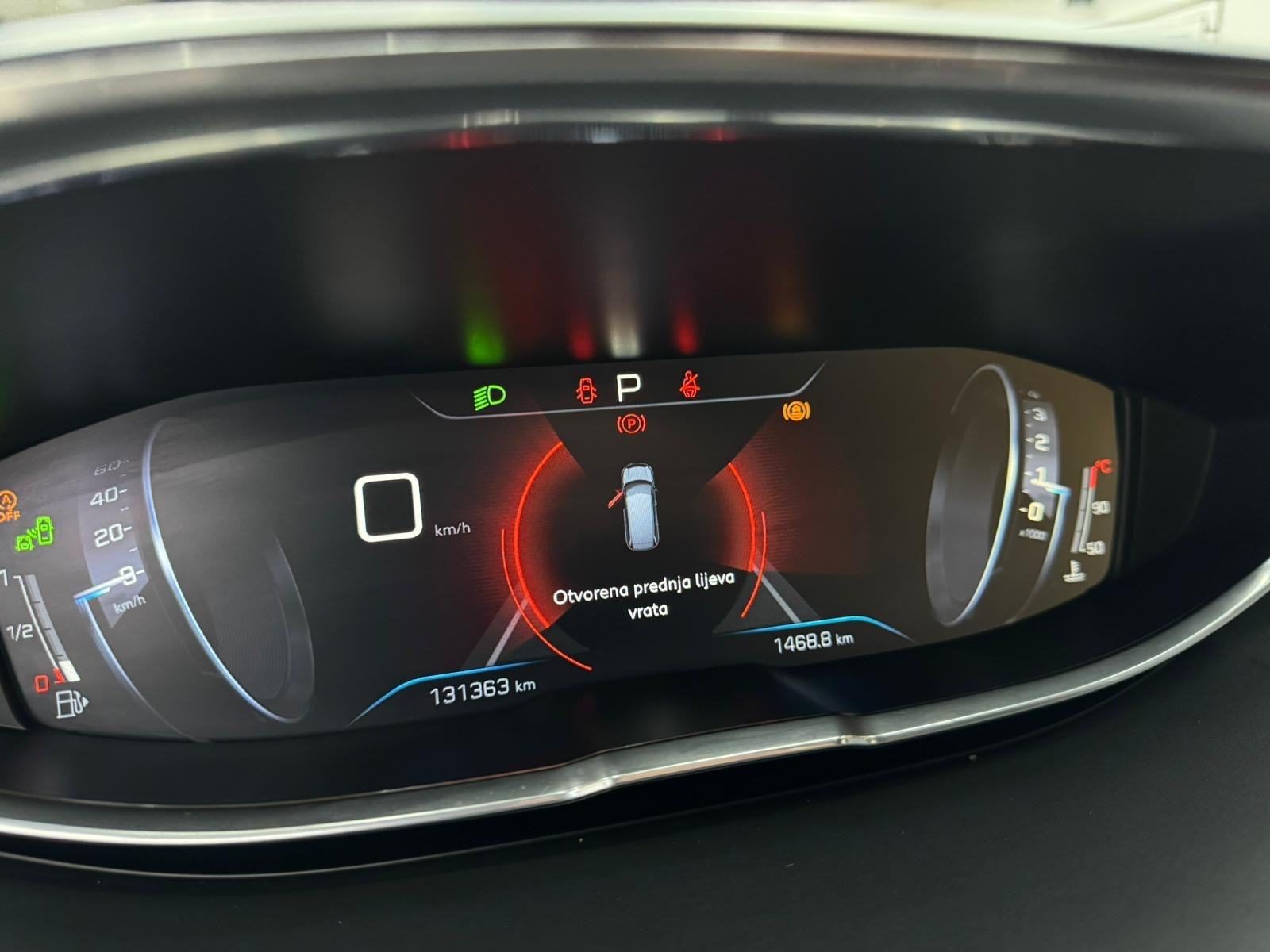 2019 Peugeot 5008 — fotografija 10