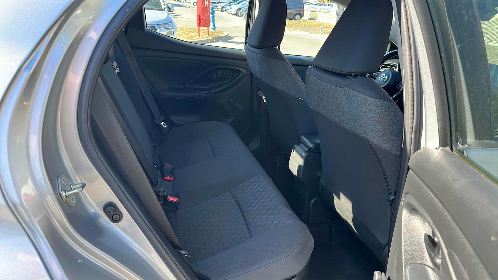 2022 Toyota Yaris — fotografija 10