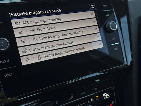 2022 Volkswagen Passat — sličica 23