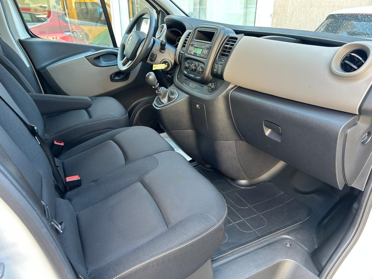 2017 Renault Trafic — fotografija 15