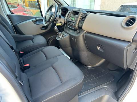 2017 Renault Trafic — sličica 15