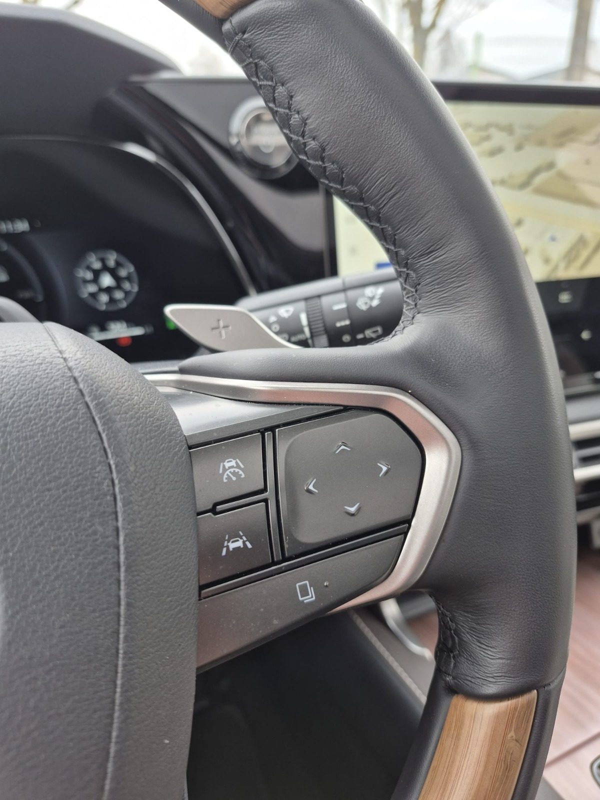 2025 Lexus RX 450h — fotografija 15