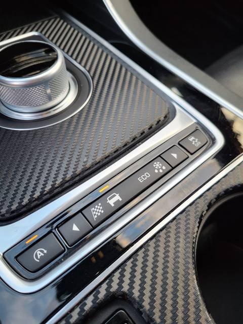 2016 Jaguar XE — sličica 21