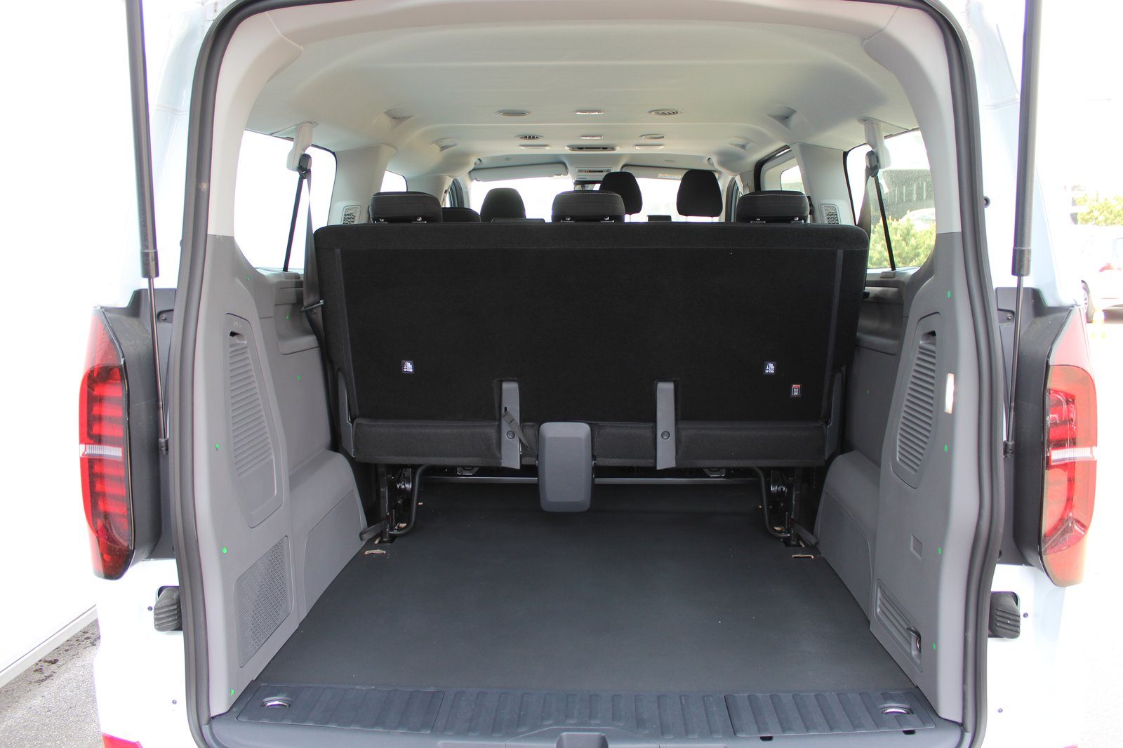 2026 Volkswagen Caravelle — fotografija 13