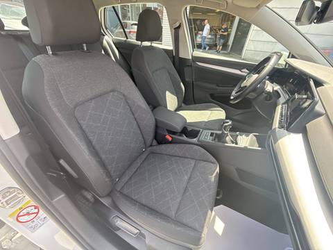 2022 Volkswagen Golf — sličica 22
