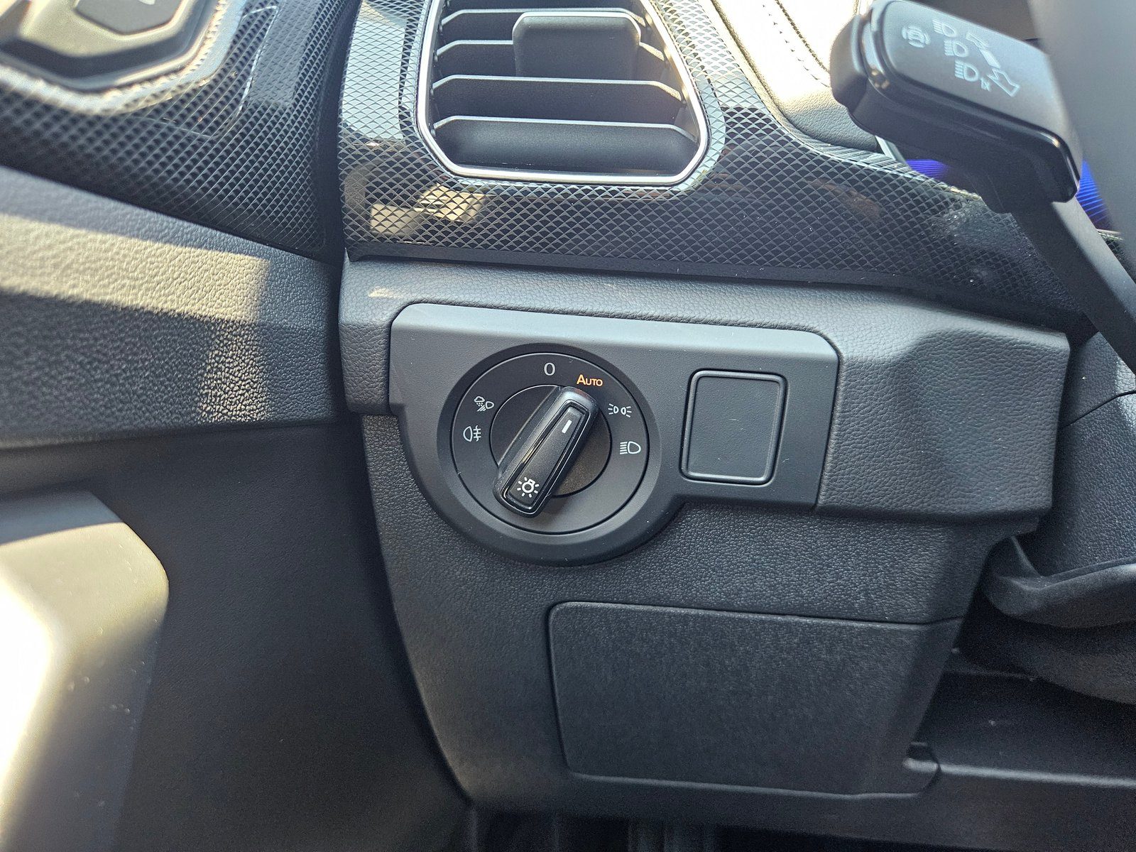 2026 Volkswagen T-Cross R-Line — fotografija 20
