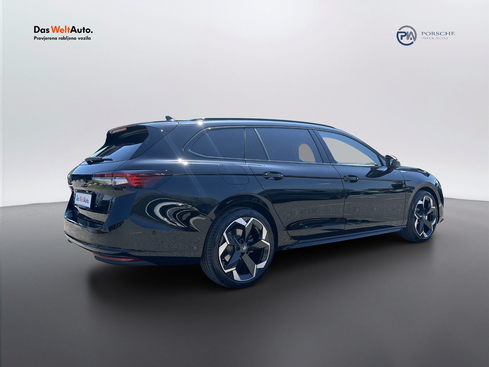 2026 Škoda Superb Combi Sportline — fotografija 8
