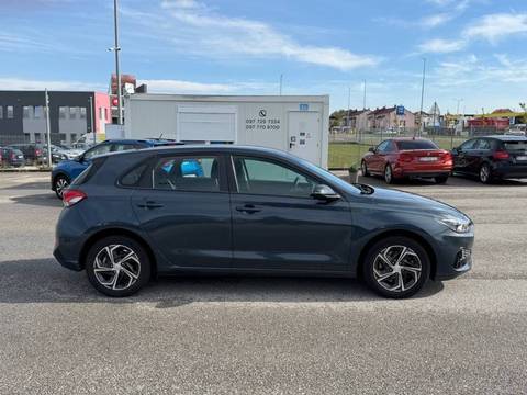 2022 Hyundai i30 — sličica 3