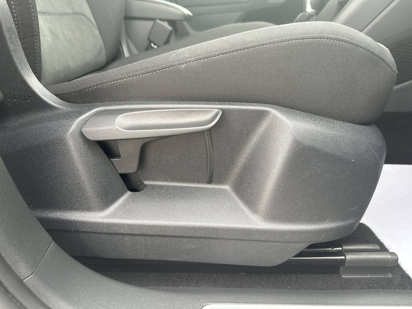 2021 Volkswagen Tiguan — fotografija 26