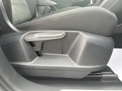2021 Volkswagen Tiguan — sličica 26