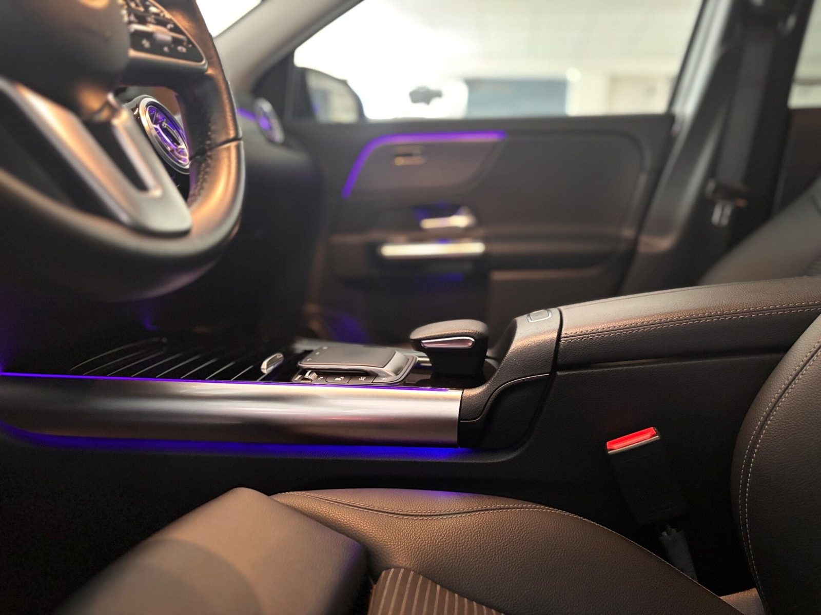 2021 Mercedes-Benz GLA — fotografija 16