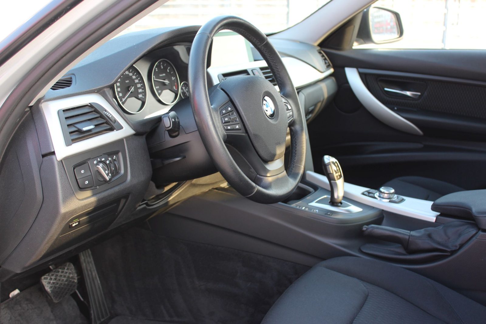 2012 BMW Serija 3 — fotografija 18