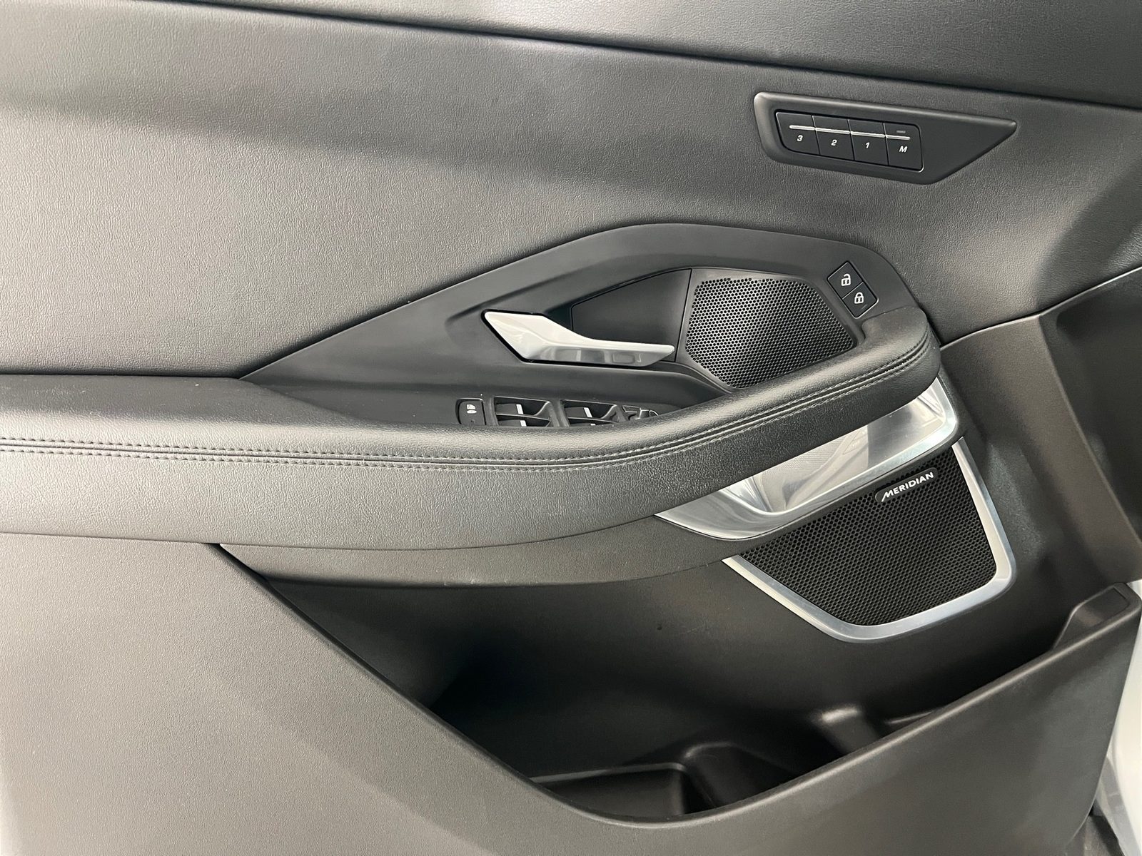 2022 Jaguar E-Pace — fotografija 14
