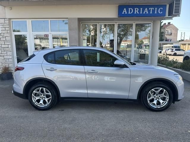 2021 Alfa Romeo Stelvio — fotografija 5