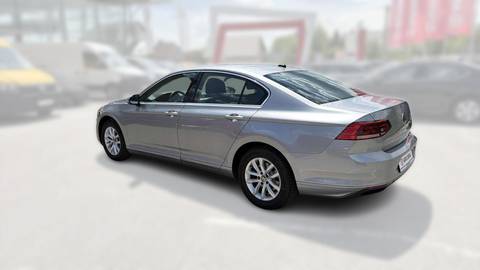 2021 Volkswagen Passat — sličica 5