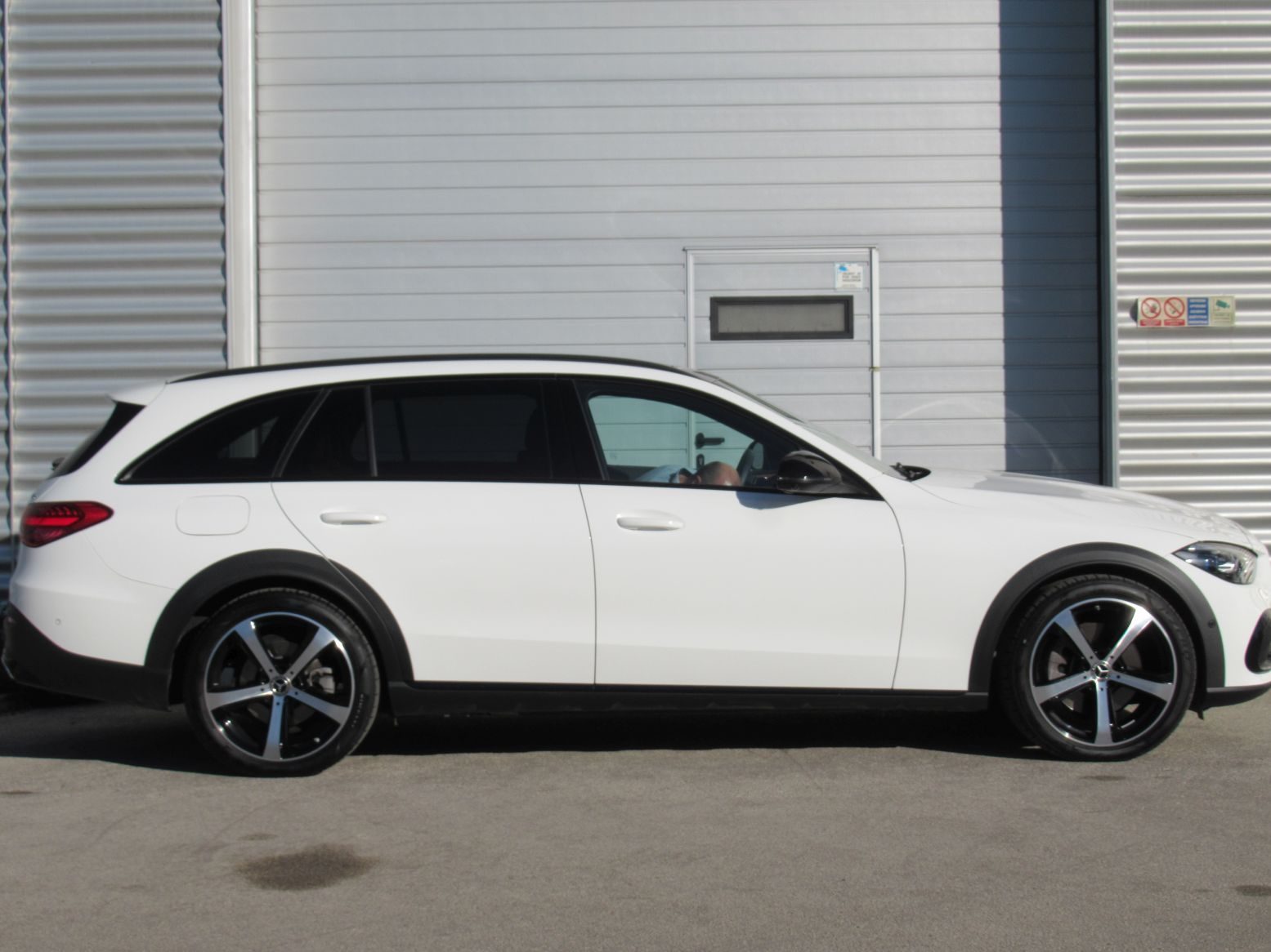 2026 Mercedes-Benz C-klasa Avantgarde — fotografija 5