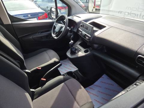 2021 Opel Combo — sličica 6