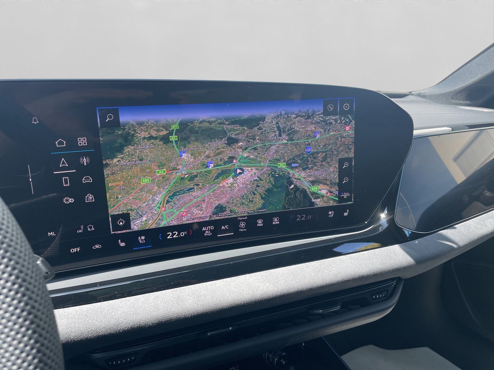 2025 Audi A6 Avant S line — fotografija 15