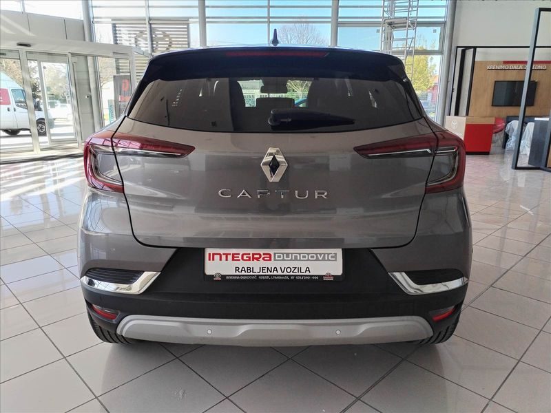 2023 Renault Captur — fotografija 5