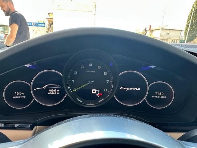 2023 Porsche Cayenne — fotografija 20