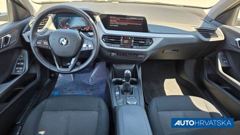 2022 BMW Serija 1 — sličica 24