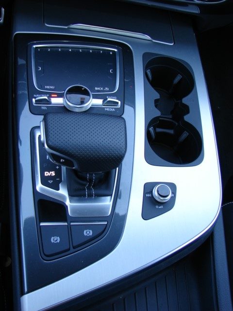 2016 Audi Q7 S line — fotografija 15