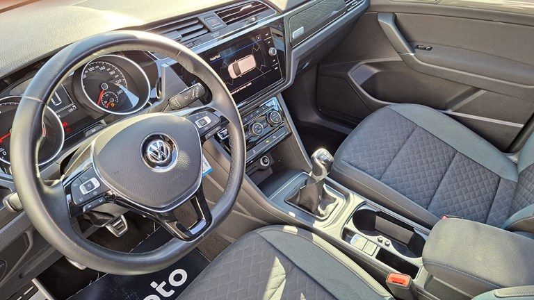 2020 Volkswagen Touran — fotografija 5