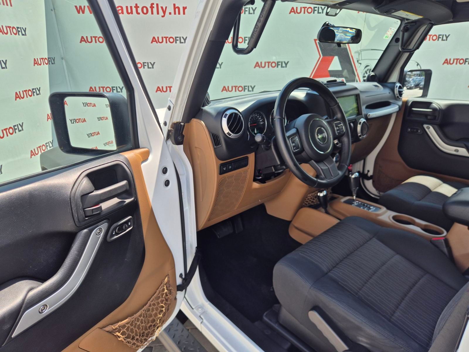 2011 Jeep Wrangler — fotografija 11