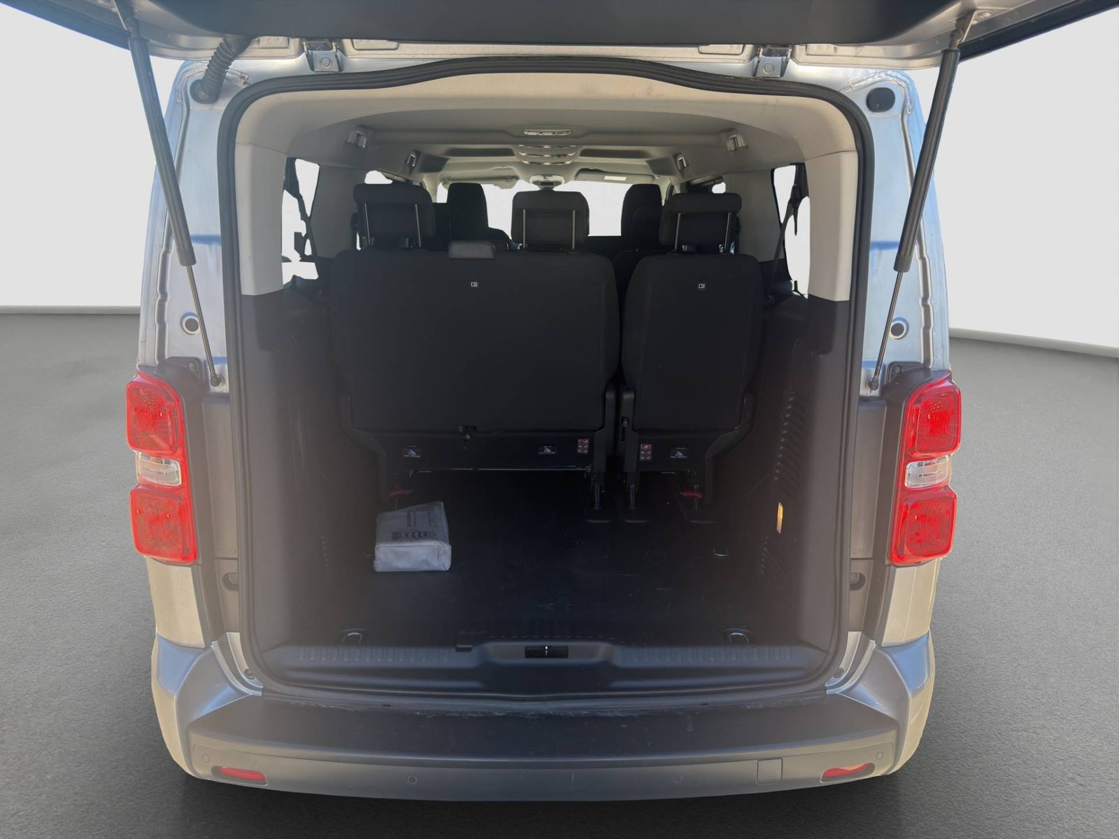 2022 Opel Zafira — fotografija 9