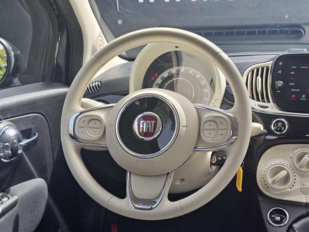 2021 Fiat 500 — fotografija 10