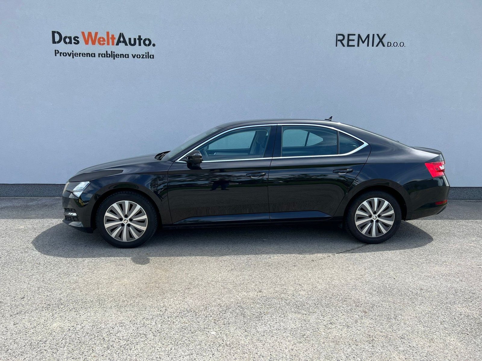 2023 Škoda Superb — fotografija 3