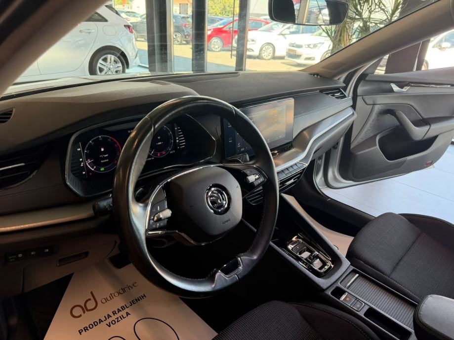 2022 Škoda Octavia Combi — fotografija 14