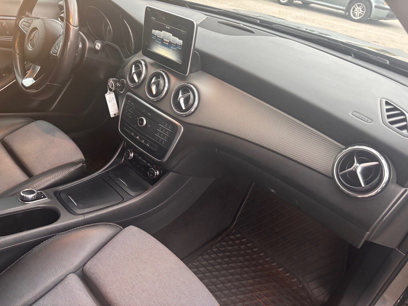2017 Mercedes-Benz GLA — fotografija 9