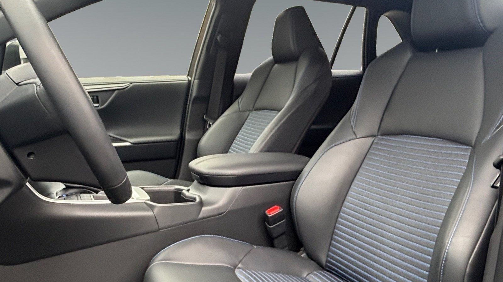 Toyota RAV4 — fotografija 11