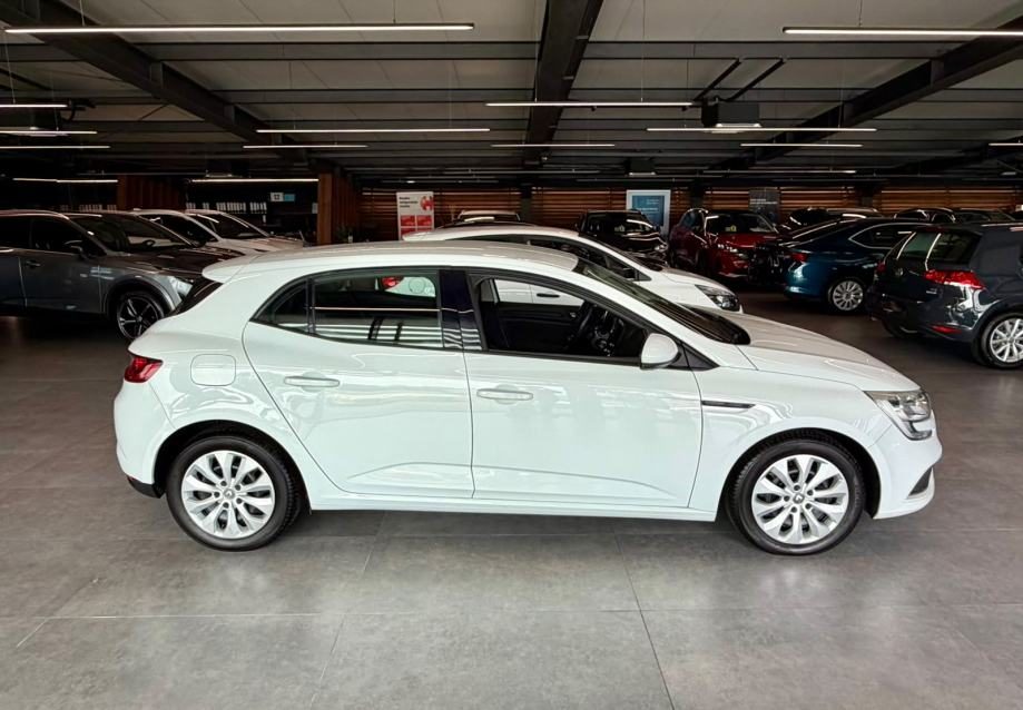 2017 Renault Megane — fotografija 8