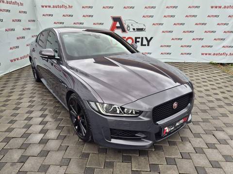 2017 Jaguar XE — sličica 3