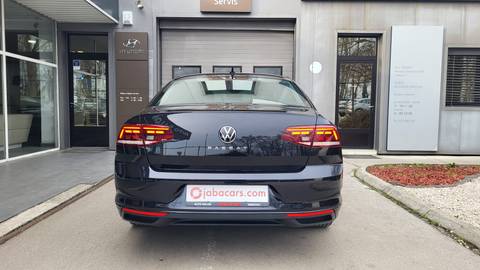 2021 Volkswagen Passat — sličica 7