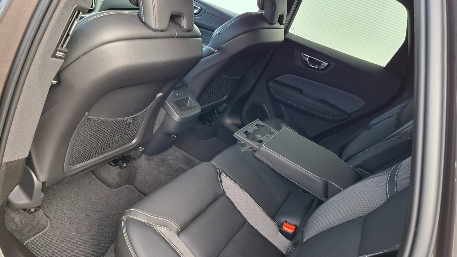 2023 Volvo XC60 — fotografija 9