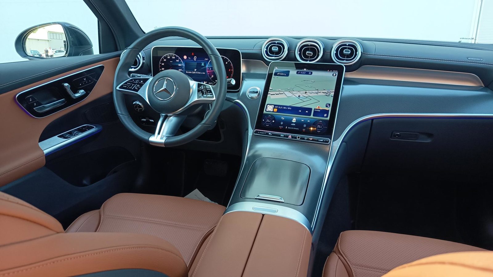 2026 Mercedes-Benz GLC Avantgarde — fotografija 8