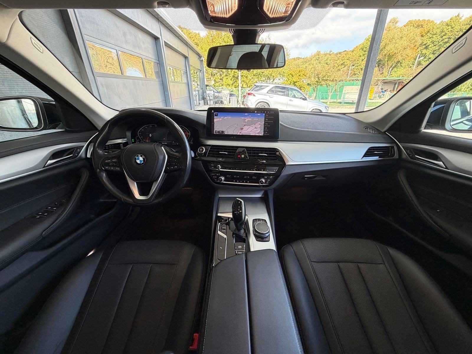 2022 BMW Serija 5 — fotografija 8