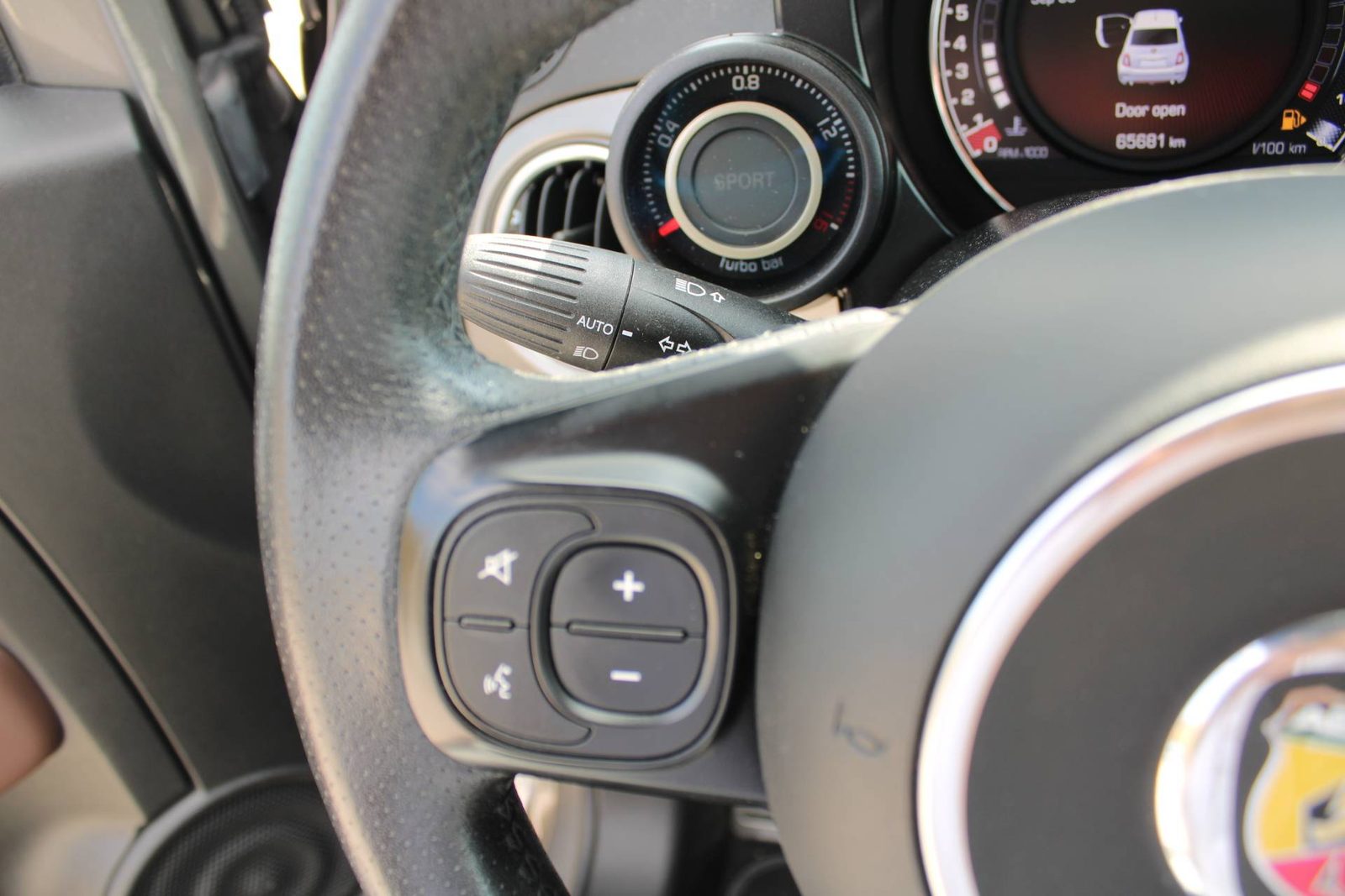 2021 Abarth 695 — fotografija 14
