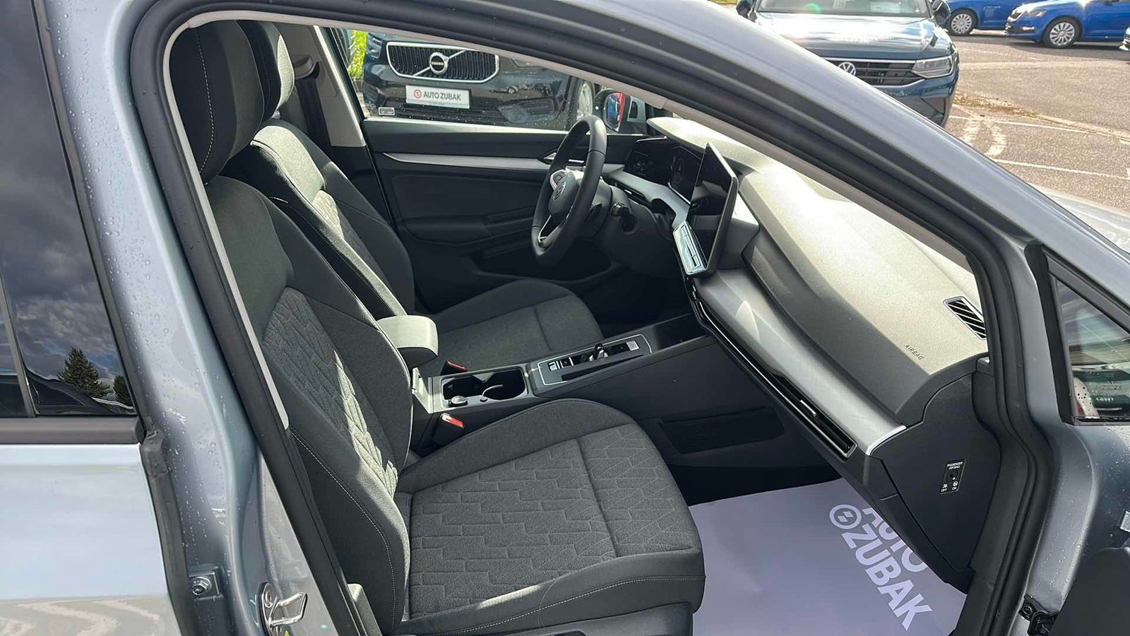 2025 Volkswagen Golf — fotografija 9