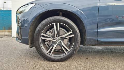2022 Volvo XC60 — sličica 2