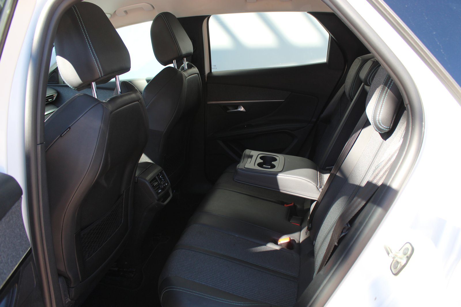 2022 Peugeot 3008 — fotografija 11