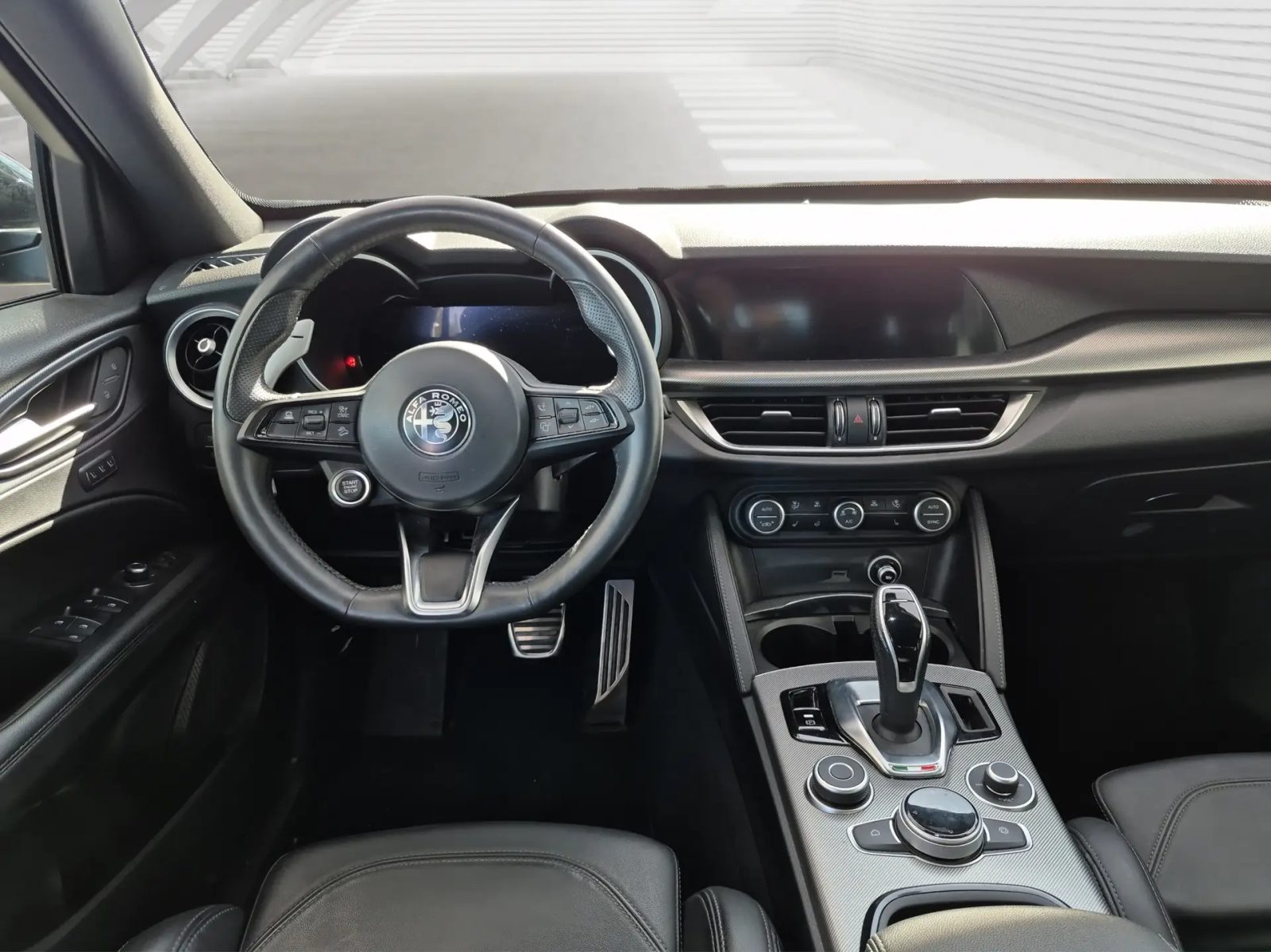 2024 Alfa Romeo Stelvio — fotografija 10
