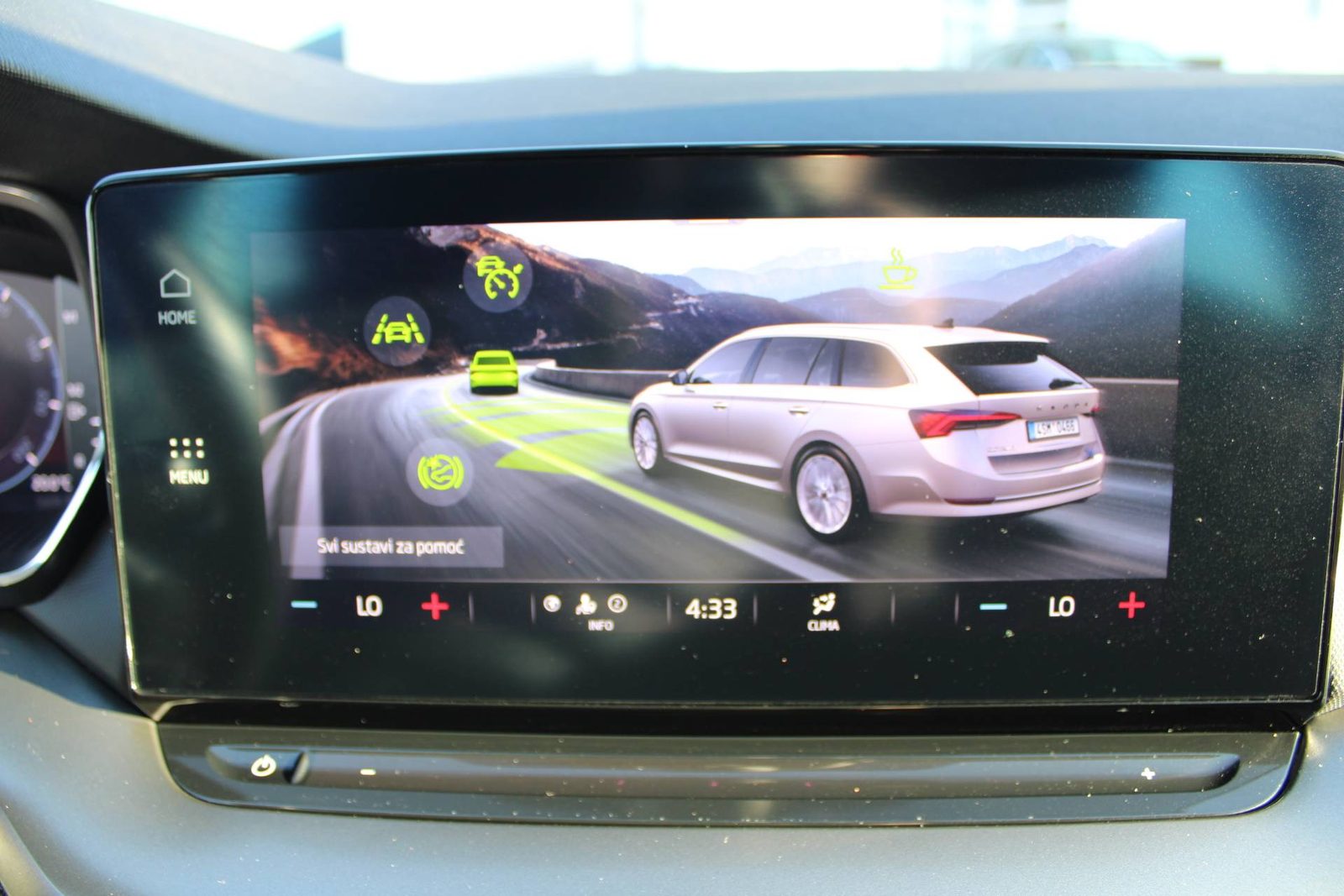 2023 Škoda Octavia Combi — fotografija 20