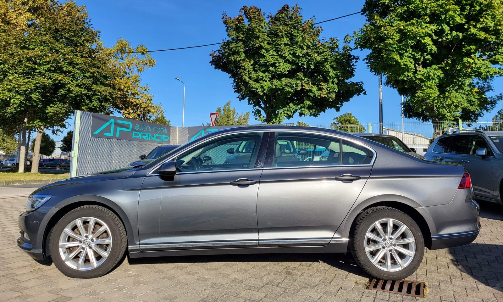 2017 Volkswagen Passat — fotografija 3