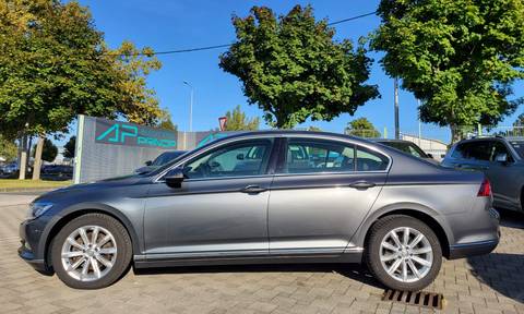 2017 Volkswagen Passat — sličica 3