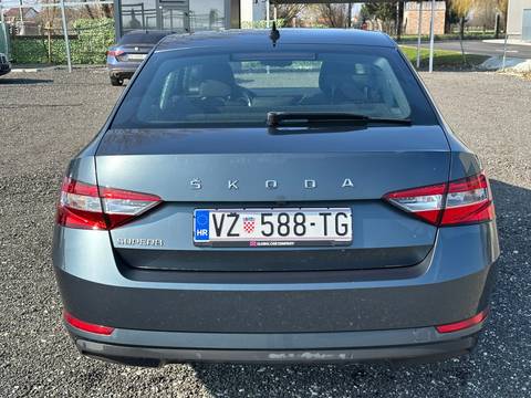 2021 Škoda Superb — sličica 7