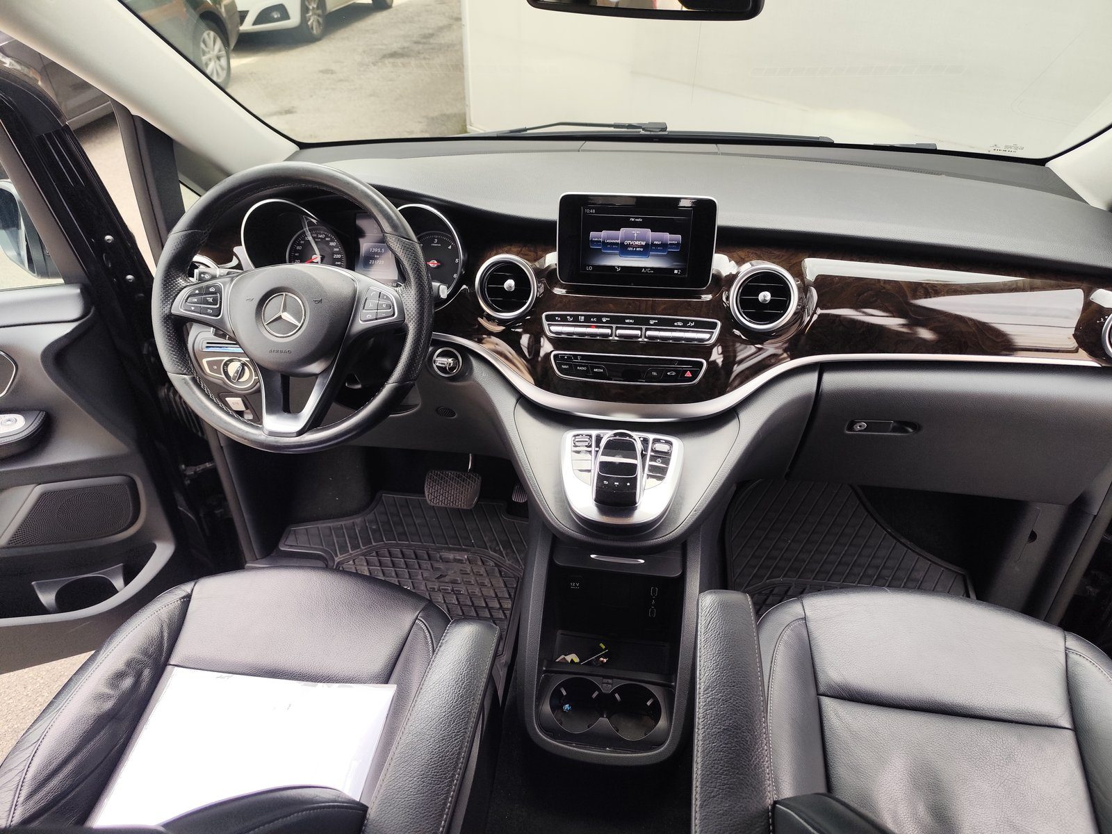 2017 Mercedes-Benz V-klasa — fotografija 12